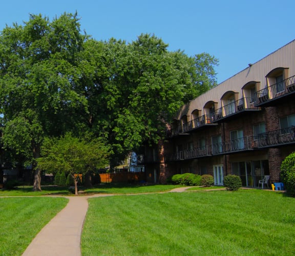 Fine Living at Our Apartments in South Kansas City, MO